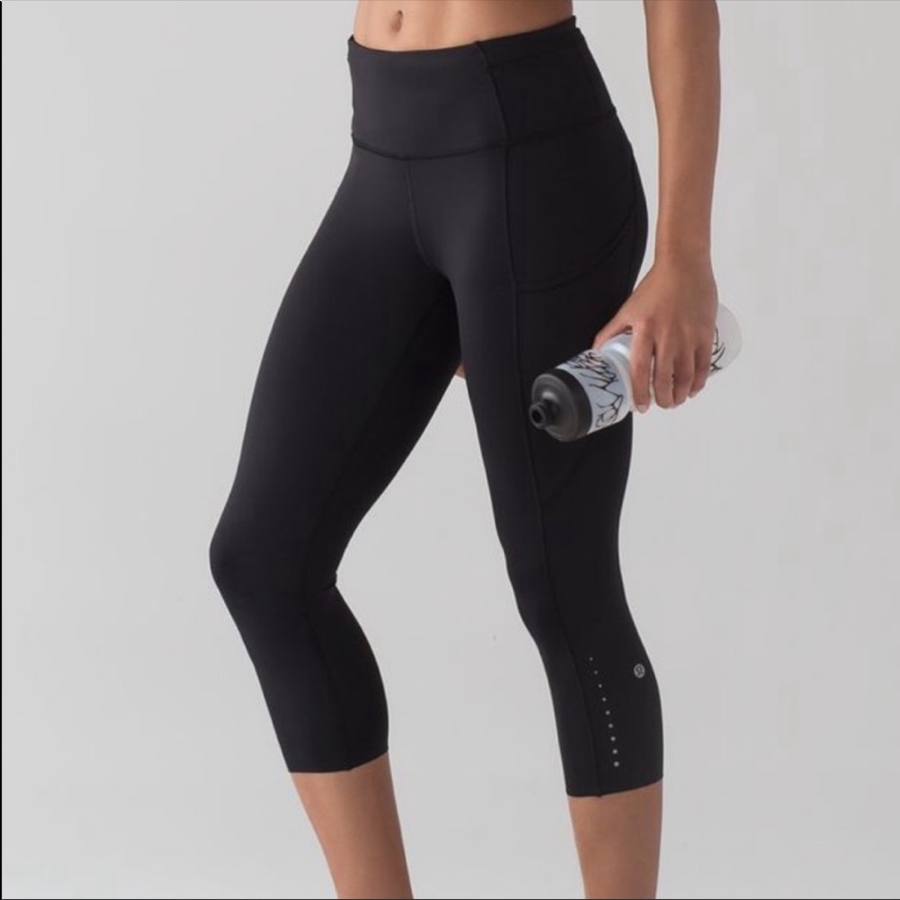 - Lululemon leggings  fast and free black cropped size 2 19”
